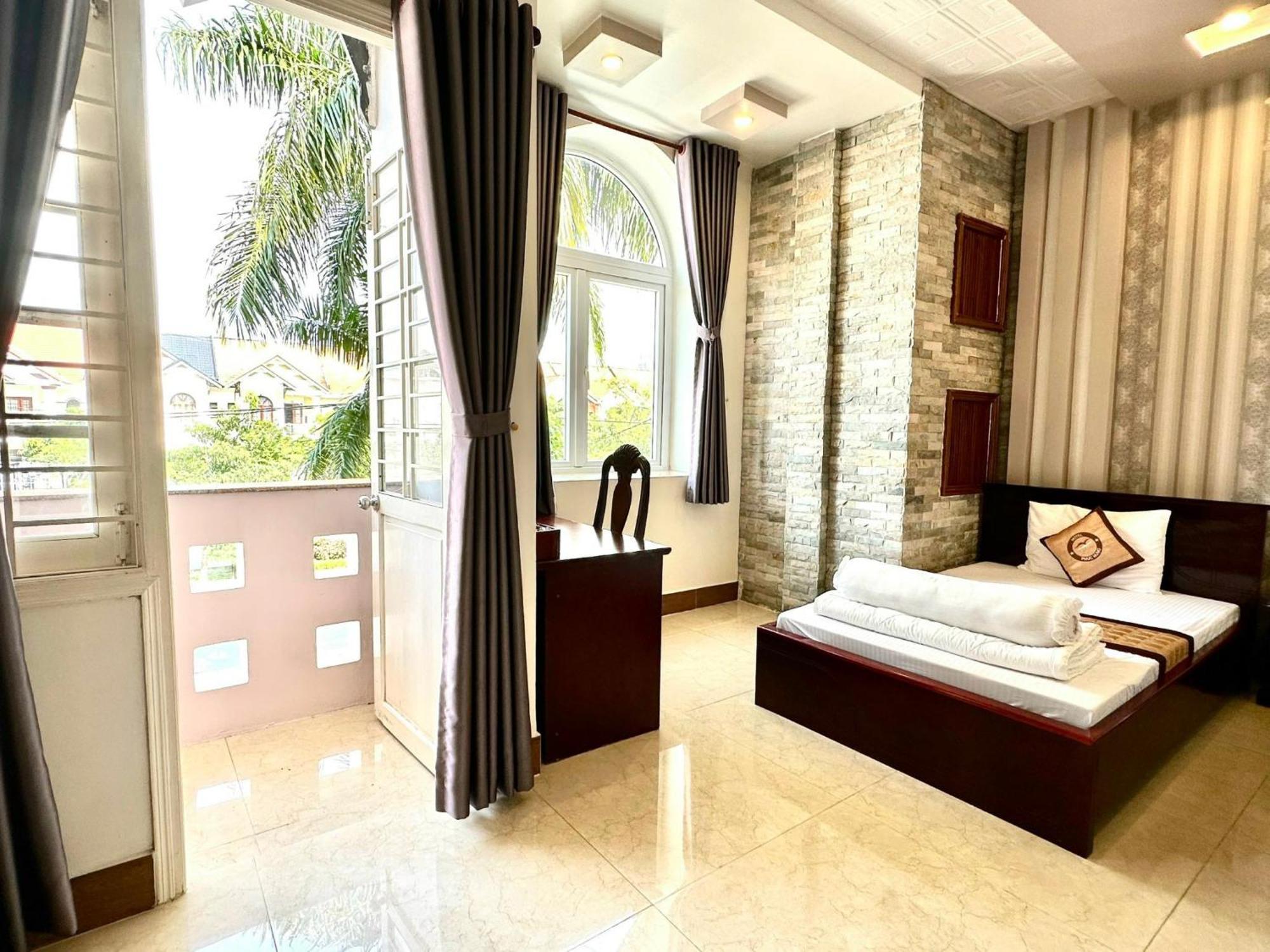 Phuc Hung Hotel Rach Gia Bagian luar foto